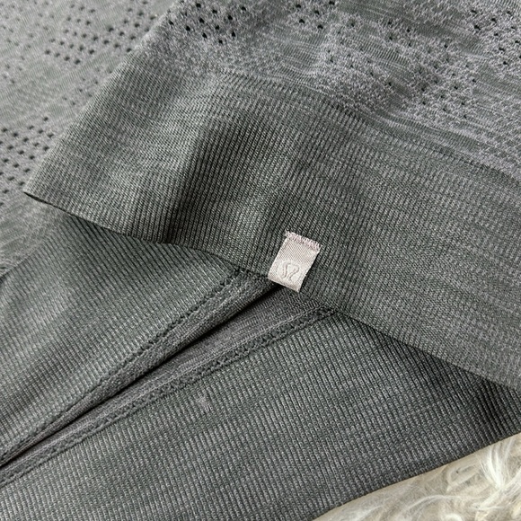 Lululemon Breeze By Muscle Tank Polar Spots Titanium / Black - Picture 3 of 5